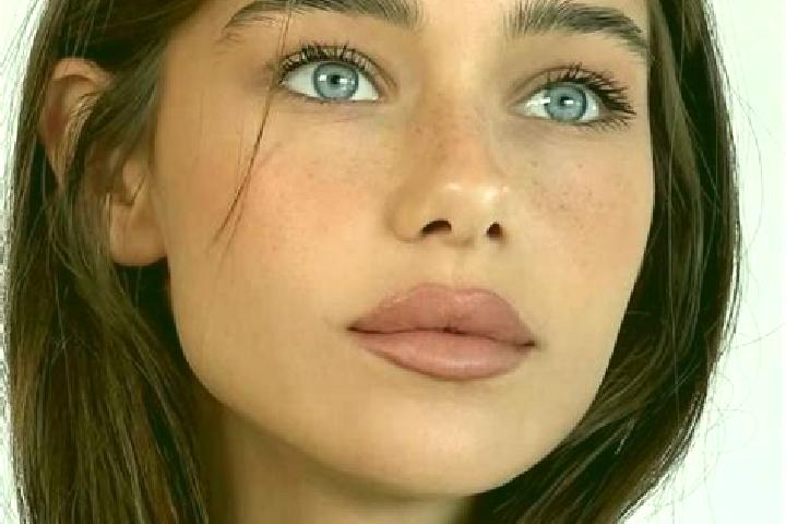 Addison, 22, a brunette brown-eyed mixed companion based in Khomutets. Offering CIM, Deep French Kissing, GFE. Available for incall and outcall, overnight bo...