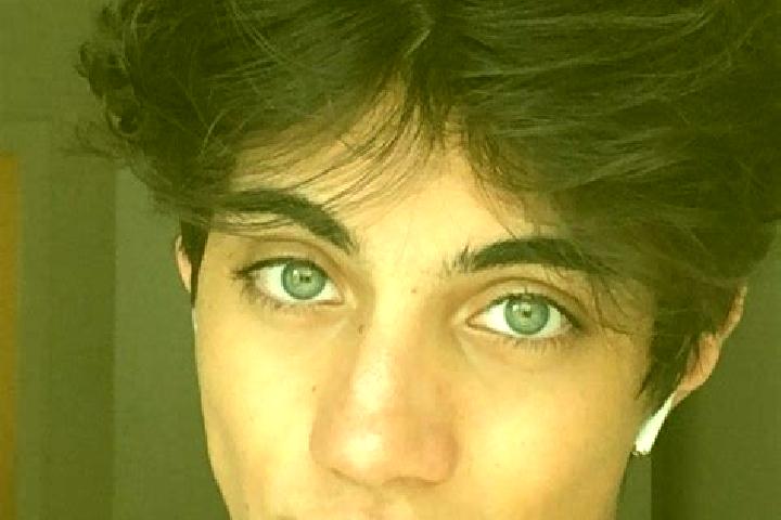 Addison, 22, a chestnut dark-eyed caucasian companion based in Benimuslem. Offering Deep French Kissing, Domination, Erotic Massage, BDSM, Massage. Available...