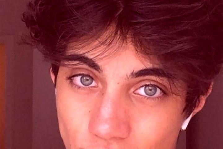 Addison, 22, a chestnut grey-eyed caucasian companion based in Ouchamps. Offering Striptease, Domination, OWO. Available for incall and outcall, overnight bo...