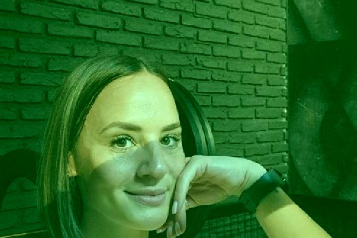 Addison, 22 — Escort in Bacilly, France