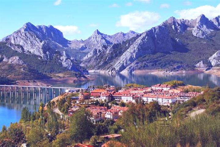 Addison, 22 — Escort in Lobon, Spain
