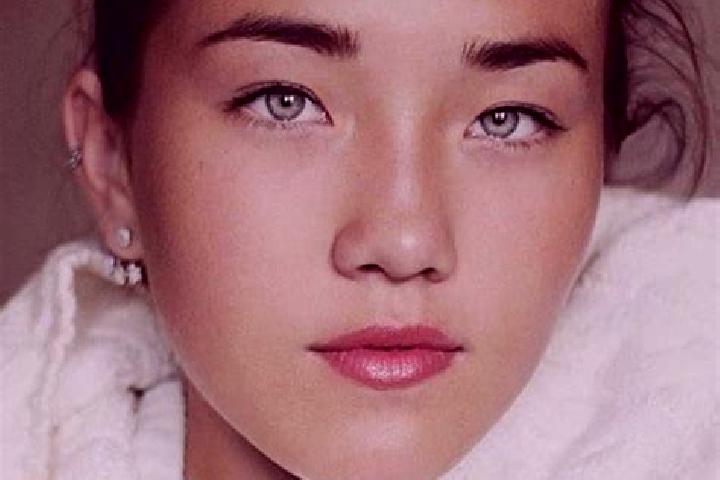 Addison, 23, a black grey-eyed caucasian companion based in Paimboeuf. Offering Tantra, Dinner Date. Available for incall and outcall, day and evening dates.