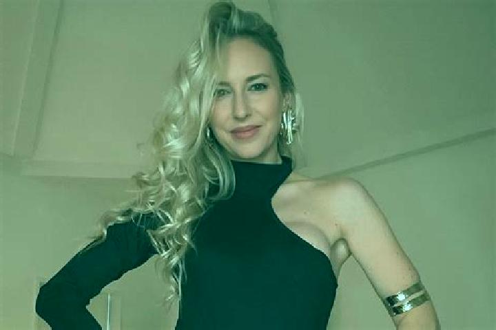 Addison, 23, a chestnut blue-eyed ebony companion based in Binningen. Offering Striptease, A-Level, BDSM, CIM, 69. Available for incall and outcall, overnigh...
