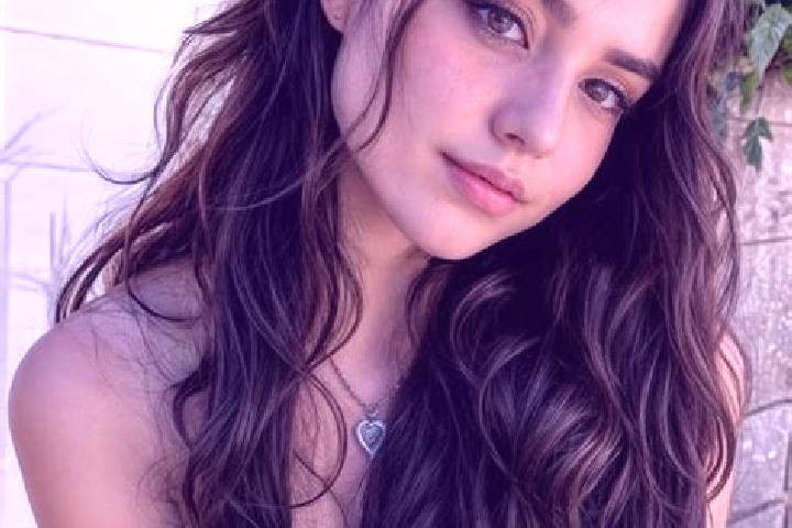 Addison, 23, a red hazel-eyed caribbean companion based in Parwanoo. Offering Travel Companion, Couples, Massage, Duos. Available for incall and outcall, day...