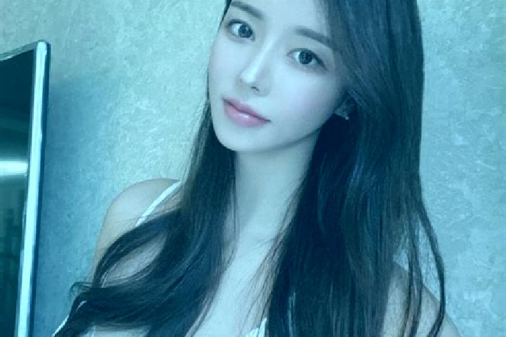 Addison, 23 — Escort in Ganjun, China