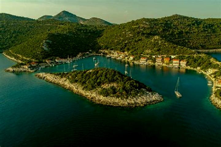 Addison, 23 — Escort in Lastovo, Croatia