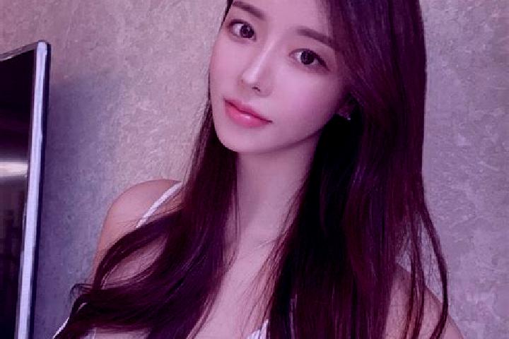 Addison, 23 — Escort in Mori, China