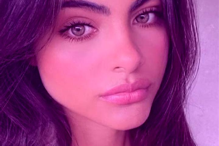 Addison, 24, a black green-eyed indian companion based in Morosaglia. Offering Striptease, OWO, Dinner Date. Available for incall and outcall, day and evenin...