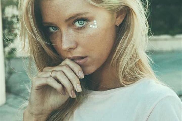 Addison, 24, a blonde blue-eyed middle eastern companion based in Belville. Offering Party Girl, A-Level, Prostate Massage. Available for incall and outcall,...