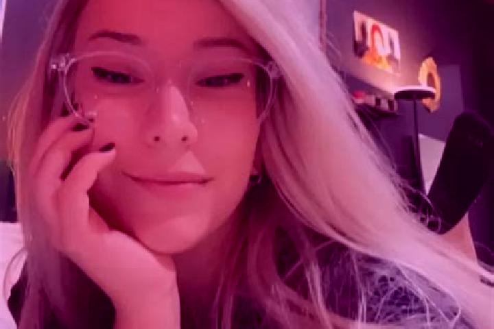 Addison, 24, a blonde dark-eyed asian companion based in Iowa Park. Offering Deep French Kissing, BDSM, Prostate Massage, Massage, Striptease. Available for ...