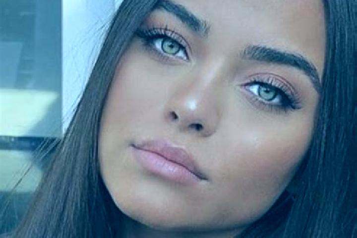Addison, 24, a chestnut green-eyed latina companion based in Langley Park. Offering A-Level, Dinner Date, Overnight. Available for incall and outcall, day an...