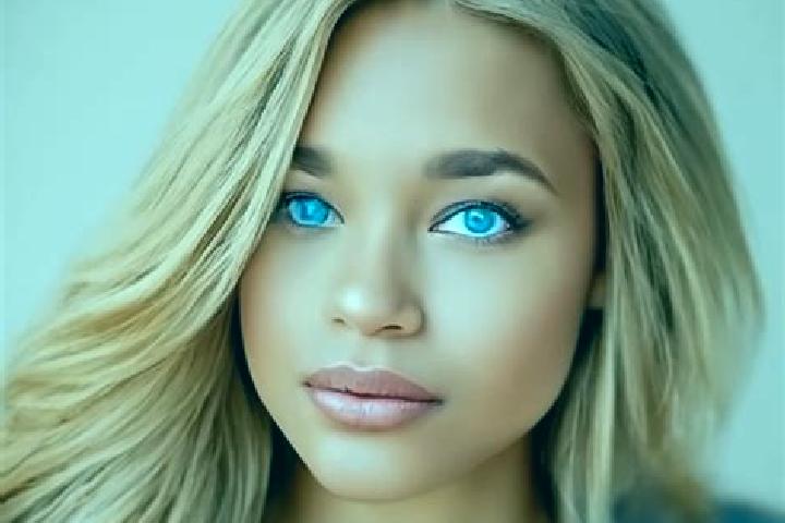 Addison, 24, a dark blonde blue-eyed latina companion based in Lesky. Offering A-Level, Fetish, Erotic Massage, Couples. Available for incall and outcall, ov...