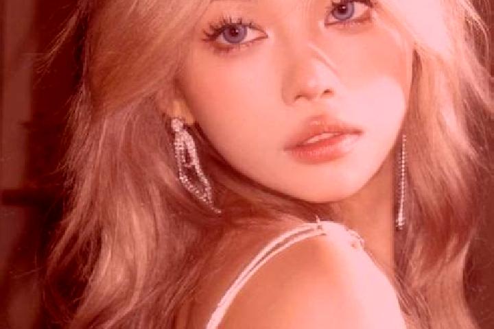 Addison, 24, a platinum blonde hazel-eyed asian companion based in Kimball. Offering Overnight, Roleplay, OWO. Available for incall and outcall, day and even...