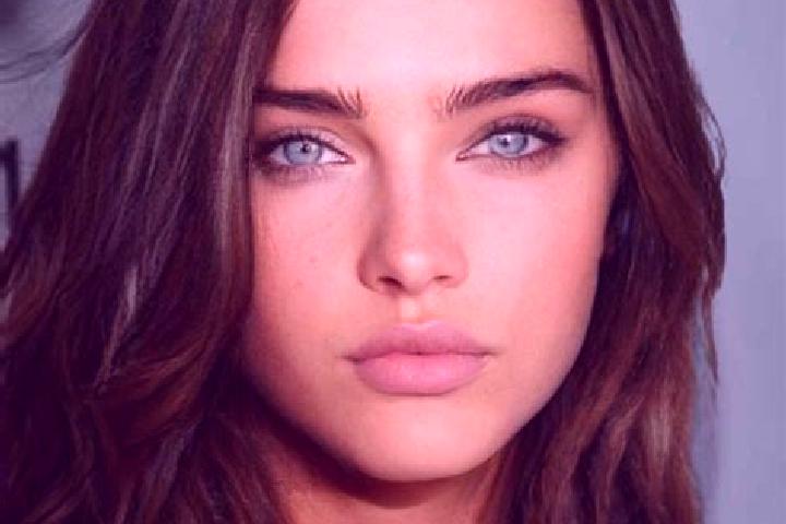 Addison, 25, a brunette grey-eyed european companion based in Burutu. Offering Tantra, 69, Striptease. Available for incall and outcall, day and evening dates.