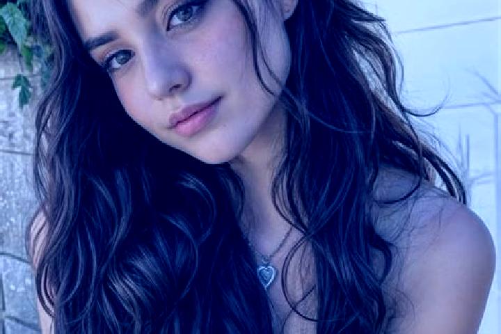 Addison, 25, a chestnut hazel-eyed latina companion based in Mollakendi. Offering Deep French Kissing, 69, Overnight, Striptease. Available for incall and ou...