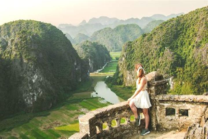 Addison, 25 — Escort in Xa Binh Gia, Vietnam