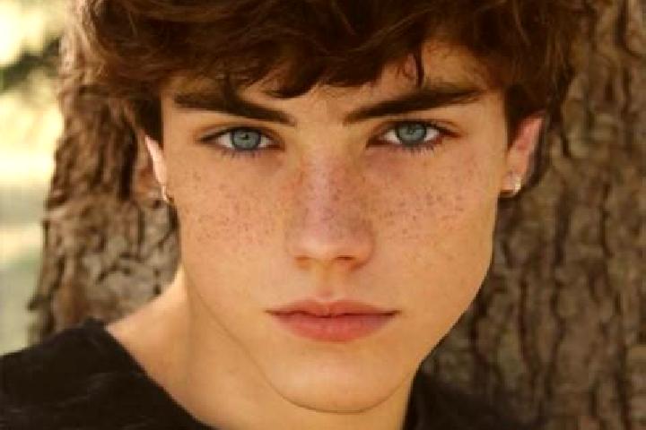 Addison, 26, a auburn blue-eyed slavic companion based in Cikawunggading. Offering Roleplay, Dinner Date, OWO, Overnight, A-Level. Available for incall and o...