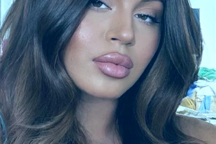 Addison, 26, a auburn brown-eyed latina companion based in Yolmeh Salian. Offering Fetish, OWO, Striptease. Available for incall and outcall, overnight booki...
