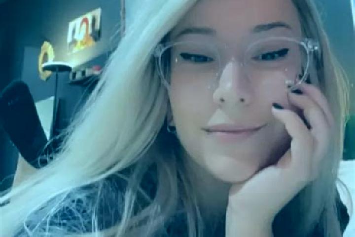 Addison, 26, a blonde grey-eyed caribbean companion based in Bridlicna. Offering Roleplay, Striptease, Deep French Kissing, Dinner Date. Available for incall...