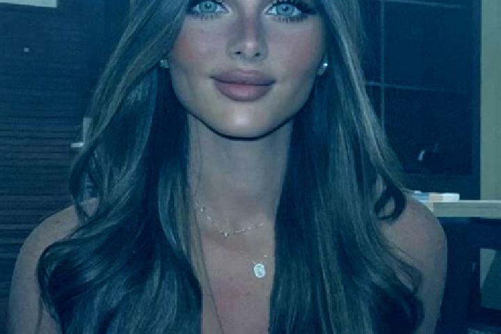 Addison, 26, a brunette dark-eyed mixed companion based in Whiteside. Offering Girlfriend Experience, GFE, Massage. Available for incall and outcall, overnig...