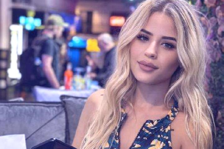 Addison, 26 — Escort in Karacabey, Turkey