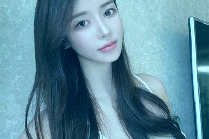 Addison, 26 — Escort in Toyohama, Japan