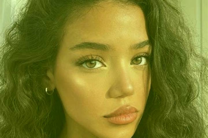 Addison, 27, a black brown-eyed mixed companion based in Riacho dos Cavalos. Offering BDSM, Tantra, OWO, Domination. Available for incall and outcall, day an...