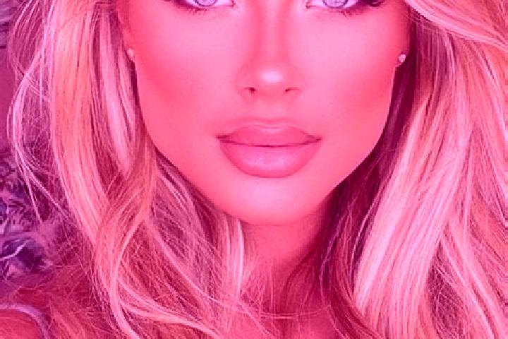 Addison, 27, a blonde hazel-eyed latina companion based in Tay Ninh. Offering Dinner Date, Massage, Roleplay, Party Girl. Available for incall and outcall, o...