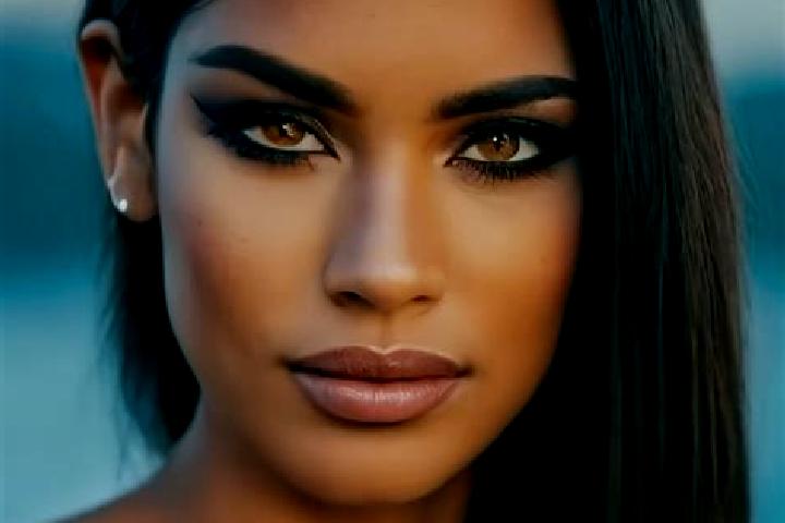Addison, 27, a red green-eyed latina companion based in Cayur. Offering GFE, Travel Companion, Striptease, 69. Available for incall and outcall, day and even...