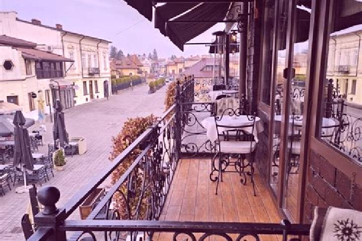 Addison, 27 — Escort in Bucova, Romania