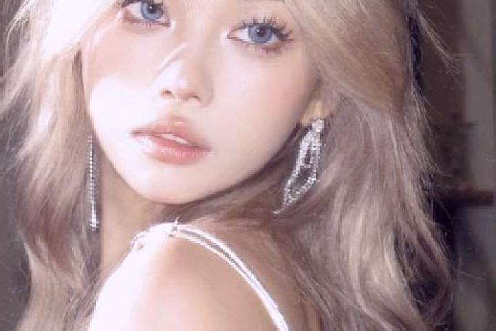 Addison, 28, a blonde dark-eyed asian companion based in Champery. Offering Girlfriend Experience, Overnight, Roleplay. Available for incall and outcall, day...