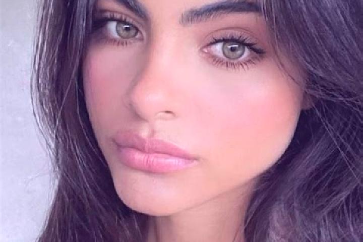 Addison, 29, a brunette dark-eyed indian companion based in Ejido Mezquitillo (La Curva). Offering OWO, Fetish, Party Girl, Roleplay, Domination. Available f...