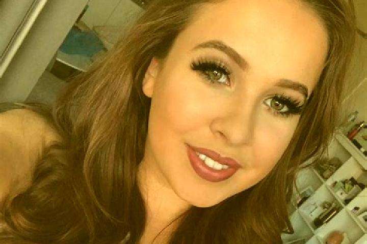 Addison, 29, a chestnut green-eyed caucasian companion based in East End. Offering Prostate Massage, Erotic Massage, Girlfriend Experience, Striptease, Fetis...