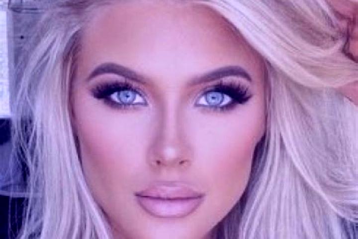 Addison, 29, a platinum blonde grey-eyed latina companion based in Fairbury. Offering Tantra, Girlfriend Experience, Party Girl, BDSM. Available for incall a...