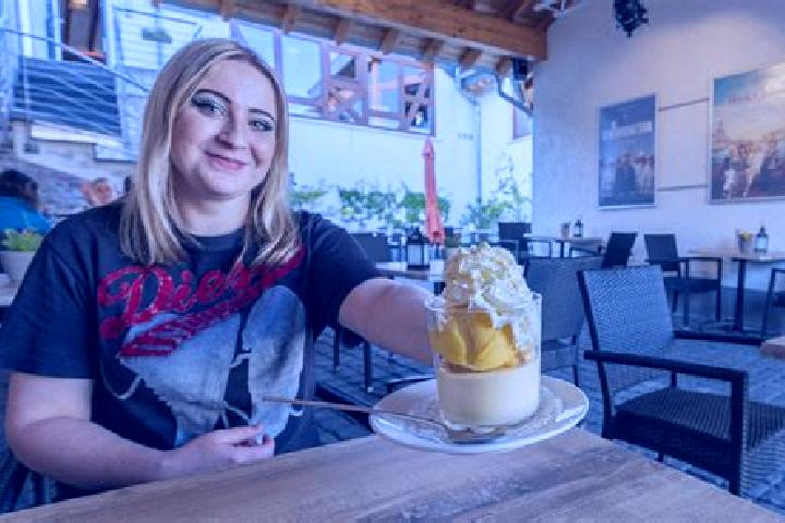 Addison, 29 — Escort in Adendorf, Germany