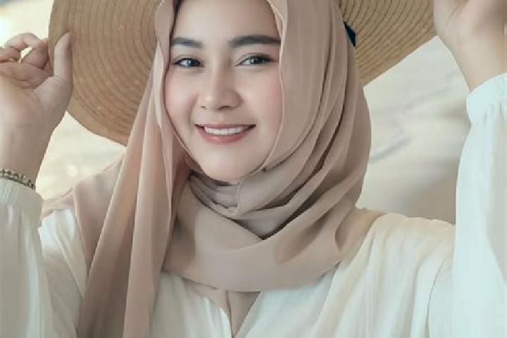 Addison, 29 — Escort in Nagrak, Indonesia