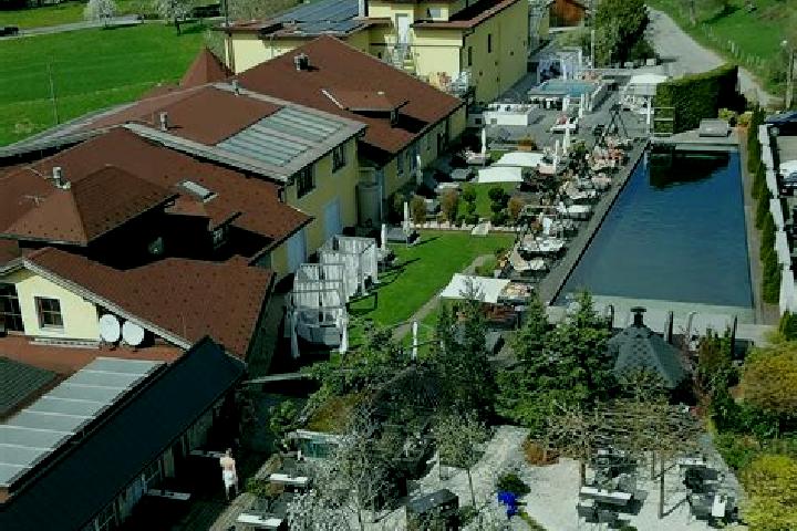 Addison, 29 — Escort in Sankt Georgen im Attergau, Austria