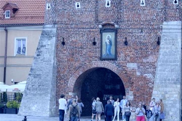 Addison, 30 — Escort in Biala Krakowska, Poland