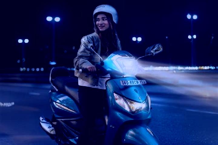 Addison, 30 — Escort in Ottapalam, India