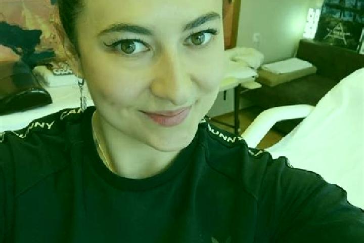 Addison, 31, a black dark-eyed european companion based in Orzano. Offering Massage, Party Girl, Duos, GFE, Striptease. Available for incall and outcall, ove...