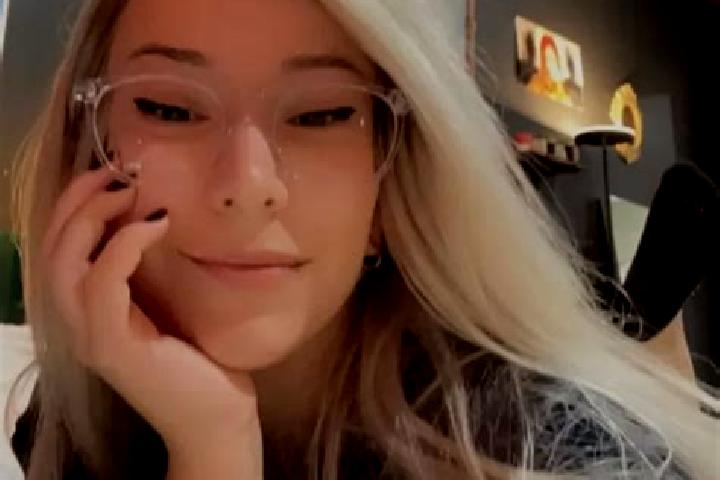 Addison, 31, a blonde brown-eyed asian companion based in Santo Antonio do Leverger. Offering Party Girl, Roleplay, BDSM, CIM, GFE. Available for incall and ...
