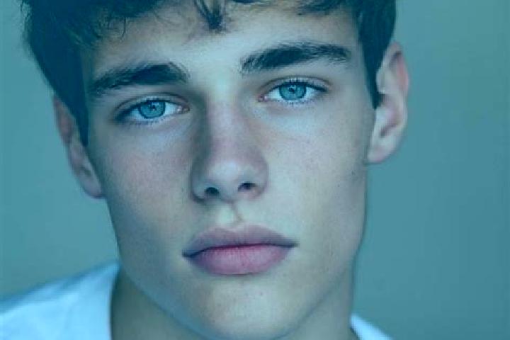 Addison, 32, a black brown-eyed caucasian companion based in Balassagyarmat. Offering Travel Companion, Erotic Massage, Duos. Available for incall and outcal...