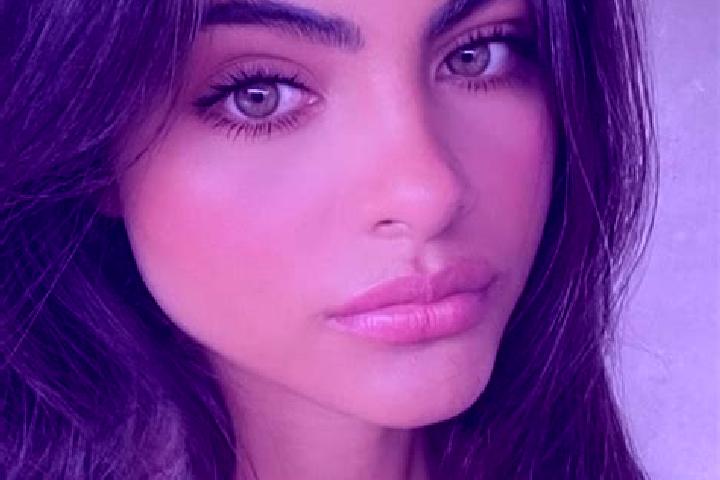 Addison, 32, a red dark-eyed indian companion based in Cremeaux. Offering Tantra, BDSM, Striptease. Available for incall and outcall, day and evening dates.