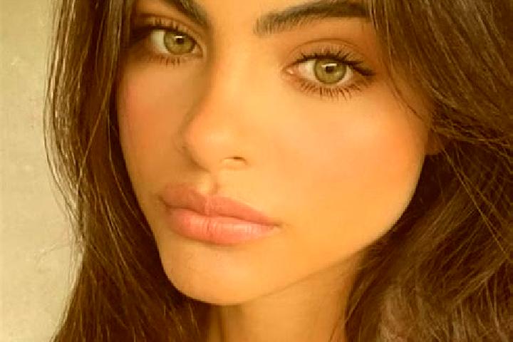 Addison, 32, a red green-eyed indian companion based in San Isidro. Offering Dinner Date, Striptease, 69, Overnight. Available for incall and outcall, day an...