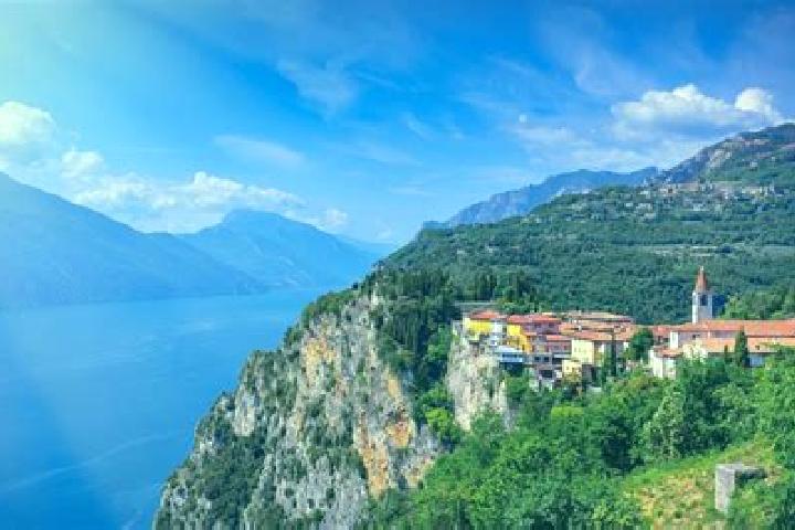 Addison, 32 — Escort in Nago-Torbole, Italy
