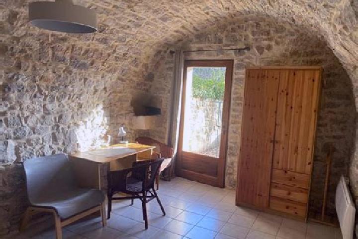 Addison, 32 — Escort in Sainte-Croix-de-Quintillargues, France