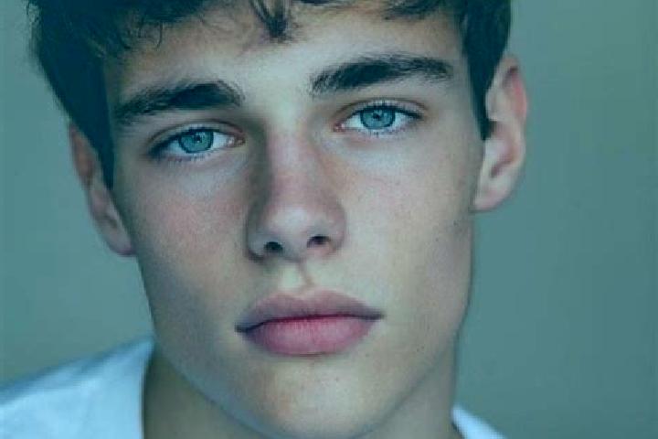 Addison, 33, a auburn brown-eyed caucasian companion based in Arandilla del Arroyo. Offering Prostate Massage, Striptease, Party Girl, 69. Available for inca...