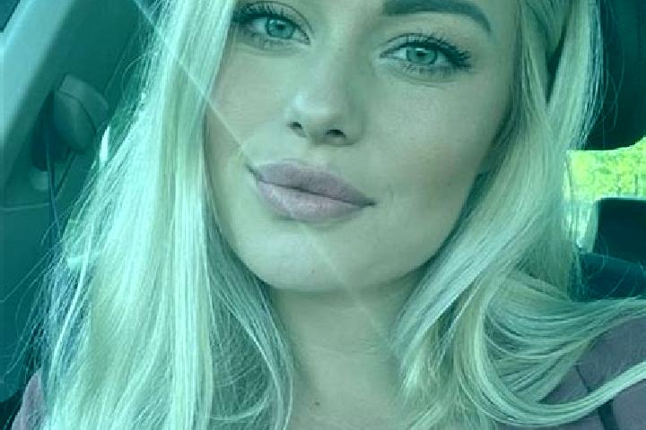 Addison, 33, a blonde hazel-eyed mixed companion based in Punahou. Offering Travel Companion, Erotic Massage, Tantra, Prostate Massage, BDSM. Available for i...