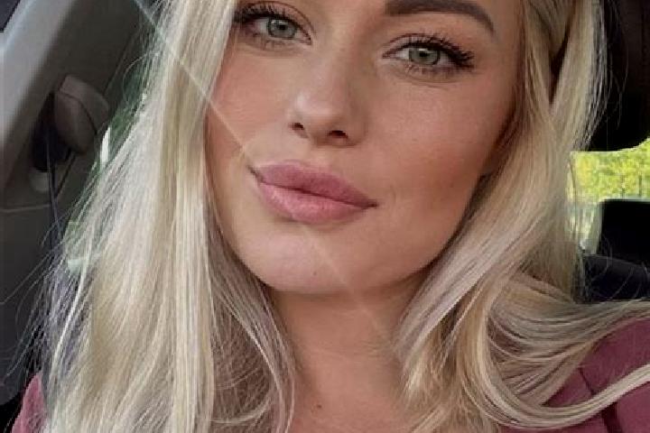 Addison, 33, a blonde hazel-eyed slavic companion based in Brekov. Offering Erotic Massage, Prostate Massage, A-Level, Fetish, Overnight. Available for incal...