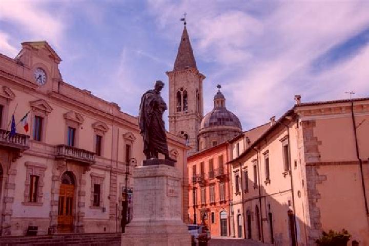 Addison, 33 — Escort in Castiglione Messer Raimondo, Italy